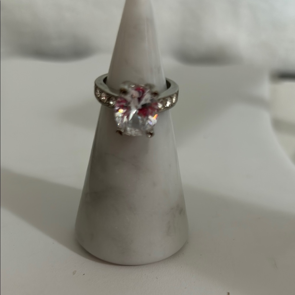 Elegant Silver and White Crystal Ring